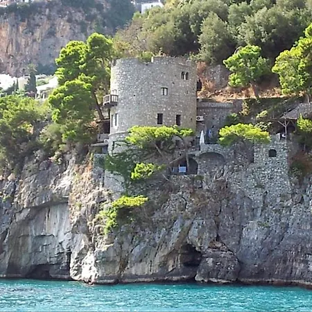 לינה וארוחת בוקר Torre Silja 4*