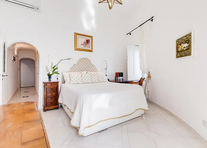 Torre Silja Bed and Breakfast 4*